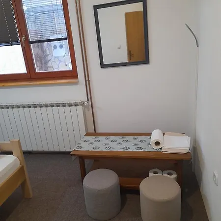 Homestay Soba Sa Zajednickim Kupatilom I Kuhinjom *